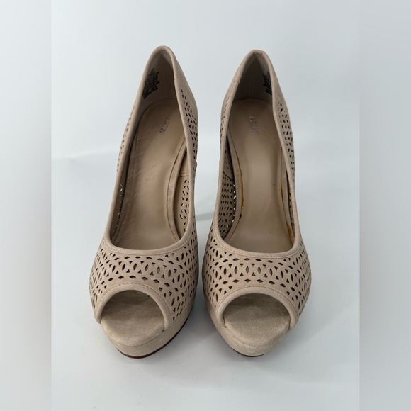 Apt. 9 Tan Laser-Cut Apkennedy Cream Platform Heels - Picture 2 of 8